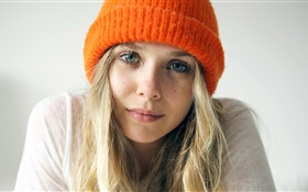 Elizabeth Olsen 01
