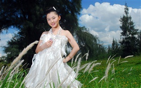 Smile white dress girl HD wallpaper