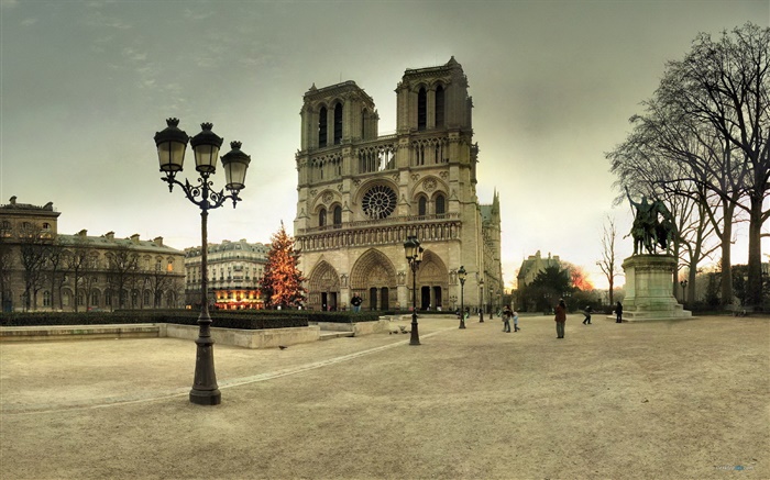 France, Notre Dame, street, people, dusk Wallpapers Pictures Photos Images
