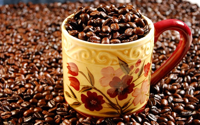 Full cup of coffee beans Wallpapers Pictures Photos Images