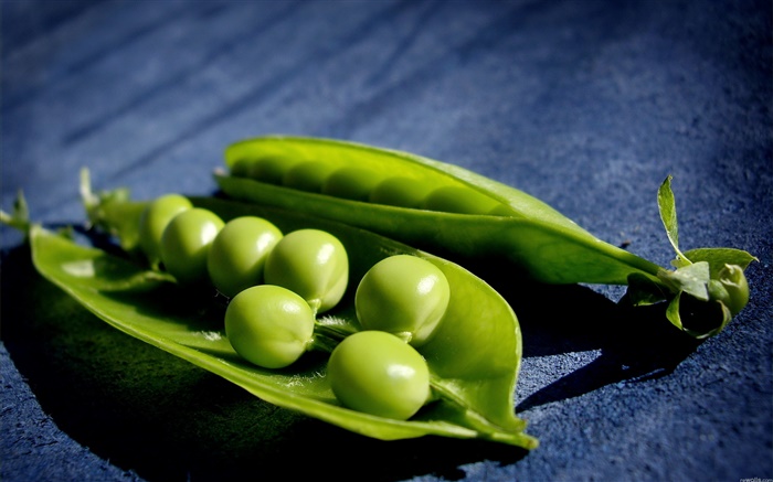 Green peas close-up Wallpapers Pictures Photos Images