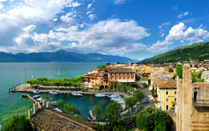 Italy, Veneto, coast, sea, city, house, boats, blue sky Wallpapers Pictures Photos Images