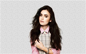 Lily Collins 01