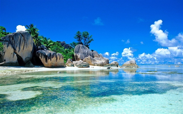 Seychelles Island, beautiful scenery, sea, stones, clouds, beach Wallpapers Pictures Photos Images