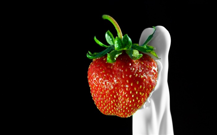Strawberry and milk splash Wallpapers Pictures Photos Images