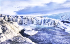 Thick snow, coast