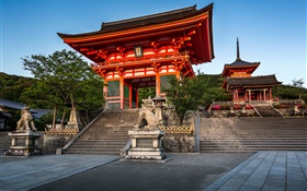 Deva gate, Kiyomizu-dera Temple, Kyoto, Japan