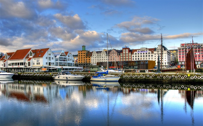 Norway beautiful landscape, river, houses Wallpapers Pictures Photos Images