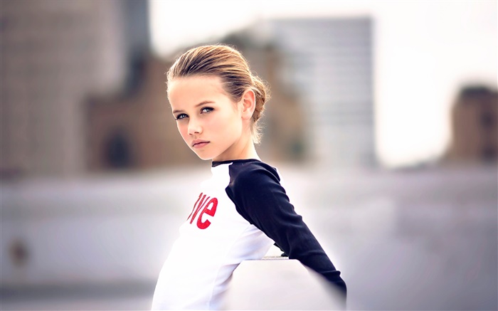 Julia Altork 02 Wallpapers Pictures Photos Images