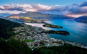 Queenstown, New Zealand, city, Lake Wakatipu, bay, mountains, houses HD wallpaper
