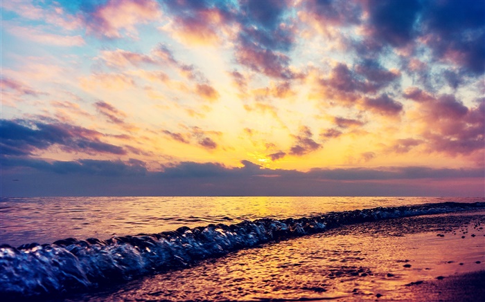 Sea, waves, beach, sunset, clouds Wallpapers Pictures Photos Images