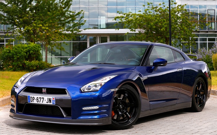 2015 Nissan GT-R R35 UK-spec blue car Wallpapers Pictures Photos Images