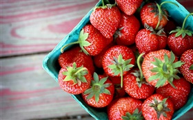 Tasty strawberry, fresh fruits HD wallpaper