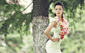 Beautiful dress Asian girl, slim figure, flowers HD wallpaper