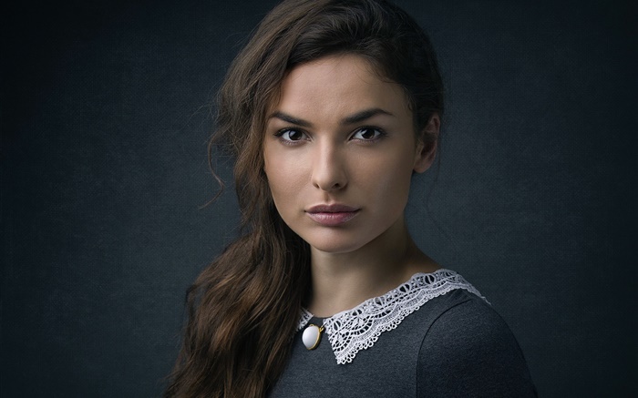 Brown-eyed girl, portrait Wallpapers Pictures Photos Images