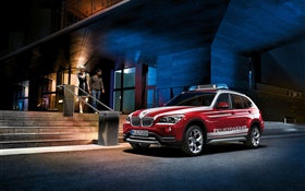 BMW X1 E84 red car at night