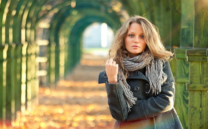 Blonde girl, portrait, autumn Wallpapers Pictures Photos Images