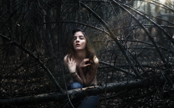 Girl lost in the forest Wallpapers Pictures Photos Images