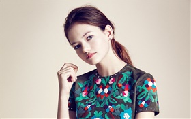 Mackenzie Foy 01 HD wallpaper