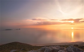 Beach, calm sea, sunset, clouds, red sky HD wallpaper