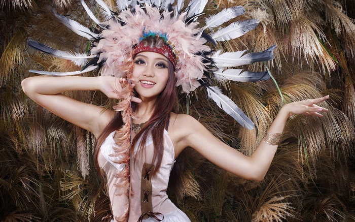 Beautiful Indian girl, smile, feathers hat Wallpapers Pictures Photos Images
