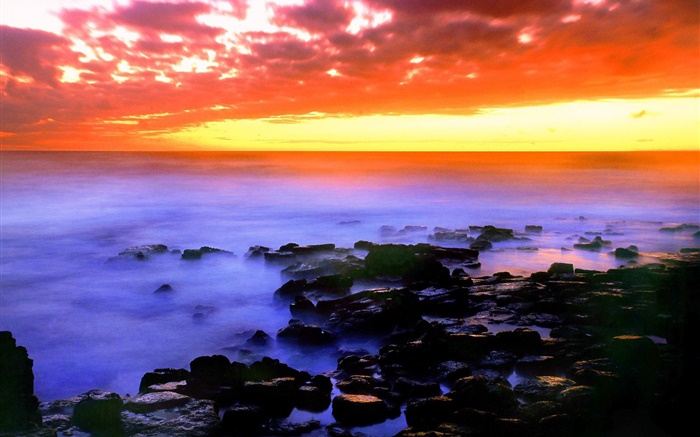 Beautiful red sky, sunset, sea, stones, Hawaii, USA Wallpapers Pictures Photos Images