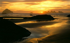 Beautiful sunset, sea, coast, rocks, red sky HD wallpaper