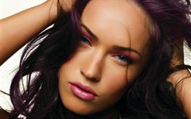 Blue eyes girl, red lip