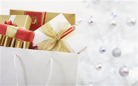 Christmas gifts in the bag HD wallpaper