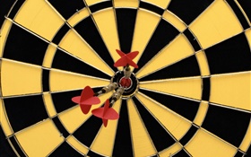 Darts and target HD wallpaper