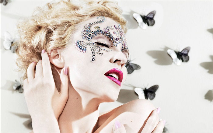 Fashion blonde girl, curly hair, makeup, diamond decoration Wallpapers Pictures Photos Images