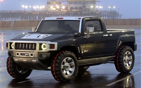 Hummer H3T car in city