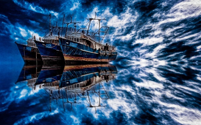 Beautiful ocean scenery, blue sea, boats, clouds, water reflection Wallpapers Pictures Photos Images