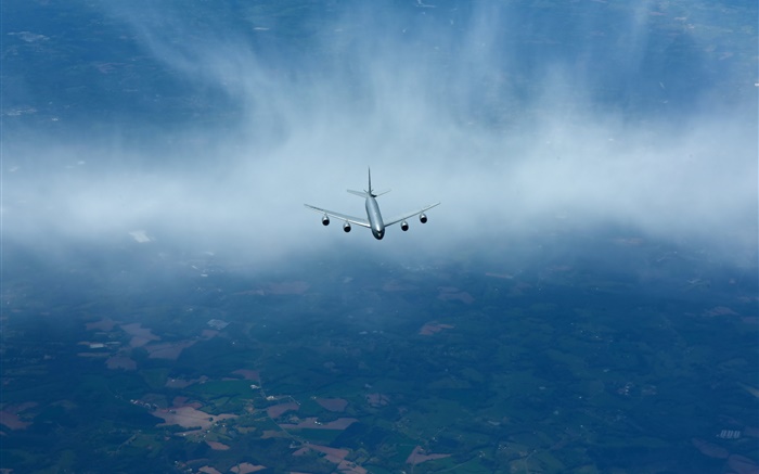 KC-135R stratotanker in the sky, aircraft Wallpapers Pictures Photos Images