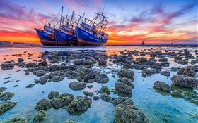 Ocean, sunset, ships, stranded, beach, clouds, red sky HD wallpaper