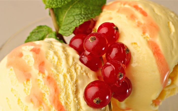 Delicious dessert, ice cream, berries Wallpapers Pictures Photos Images