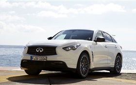Infiniti FX50 Vettel Edition white car