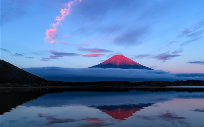 Japan, Fuji mountain at evening, lake, water reflection Wallpapers Pictures Photos Images