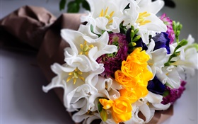 Bouquet flowers, white and yellow tulips HD wallpaper