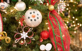 Christmas tree, decoration, toys, balls HD wallpaper