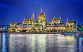 Parliament building, water reflection, lights, Budapest, Hungary HD wallpaper