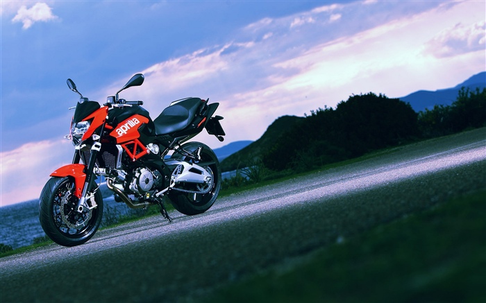 Aprilia motorcycle Wallpapers Pictures Photos Images
