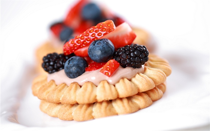 Cookie, blackberry, strawberry Wallpapers Pictures Photos Images