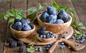 Plums and blackberries HD wallpaper